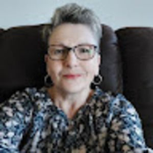 Meet your Posher, Juliette